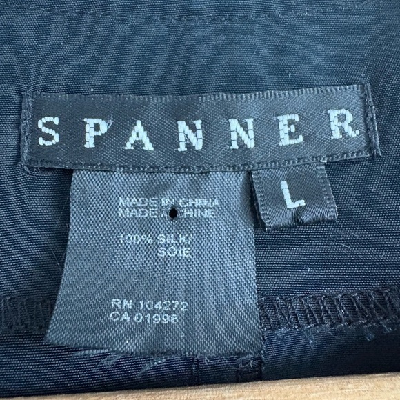 Spanner Silk Black Blazer with Floral Embroidery | Size Large - Picture 5 of 8